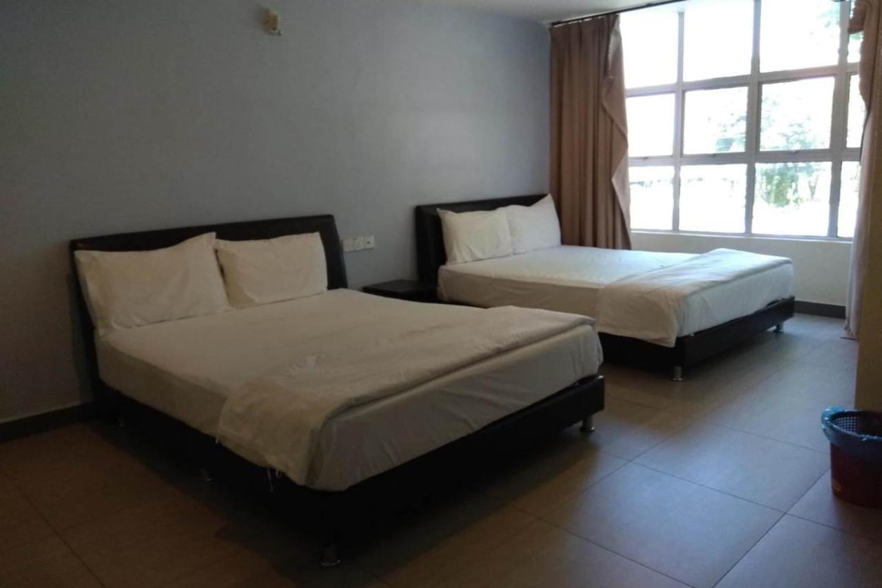 Oyo 90021 Star View Hotel Kampong Batu Tiga Exterior foto